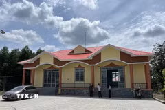 Nhà sinh hoạt cộng đồng tại ấp Con Trăn, xã Tân Hoà (Tây Ninh) là không gian sinh hoạt văn hóa cho đồng bào các dân tộc trên địa bàn. (Ảnh: Đức Hạnh/TTXVN)