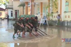 Quảng Trị: Các lực lượng hỗ trợ vùng “rốn lũ” Lệ Thủy khắc phục hậu quả bão lũ