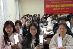 Tất cả các thông tin của sinh viên Trường Đại học Y khoa Vinh đã được cập nhật qua phần mềm VNeID. (Ảnh: Bích Huệ/TTXVN)