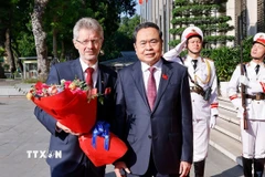 Chủ tịch Quốc hội Trần Thanh Mẫn đón Chủ tịch Thượng viện Quốc hội Cộng hòa Séc Milos Vystrcil. (Ảnh: Doãn Tấn /TTXVN)
