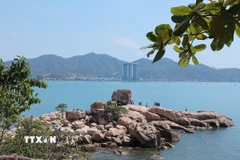 Danh thắng Hòn Chồng, phường Nha Trang, tỉnh Khánh Hòa, với cảnh quan thiên nhiên đẹp. (Ảnh: Phan Sáu/TTXVN)