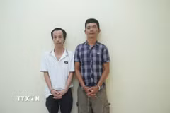 Hai TikToker bị bắt giữ vì xuyên tạc lãnh đạo Công an Thành phố Hồ Chí Minh. (Ảnh: TTXVN phát)