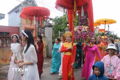 Lễ rước kiệu Chúa tại Lễ hội Bà Chúa Muối. (Ảnh: Vũ Quang/TTXVN)