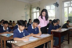 Cô Nguyễn Thị Cẩm Vân - một trong 68 giáo viên hoàn thành nghĩa vụ biệt phái mong mỏi được luân chuyển trở về theo quy định. (Ảnh: Hoàng Ngà/TTXVN)