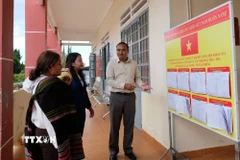 Xã Lạc Dương (Lâm Đồng) hiện đã hoàn thành niêm yết công khai danh sách cử tri trên địa bàn. (Ảnh: Nguyễn Dũng/TTXVN)