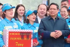 Thủ tướng động viên lực lượng bảo đảm vệ sinh môi trường ở Hà Nội