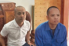 Hai đối tượng Ngọ và Nguyên bị khởi tố vì tội buôn lậu. (Nguồn: Cơ quan Công an)