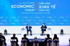 Thủ tướng Phạm Minh Chính tham dự đối thoại với ông Stephan Mergenthaler, Giám đốc điều hành Diễn đàn Kinh tế thế giới (WEF) với chủ đề “Khoa học, công nghệ định hình Việt Nam trong kỷ nguyên vươn mình”. (Ảnh: Dương Giang/TTXVN)