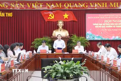 Quang cảnh buổi làm việc của Đoàn kiểm tra, giám sát số 28 của Bộ Chính trị với Ban Thường vụ Thành ủy Cần Thơ. (Ảnh: Ngọc Thiện/TTXVN)