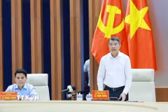 Thủ tướng Lê Minh Hưng làm việc với lãnh đạo Thành phố Hải Phòng và các tỉnh Quảng Ninh; Bắc Ninh; Ninh Bình; Hưng Yên về nhà ở xã hội, nhà ở cho thuê. (Ảnh: Dương Giang/TTXVN)