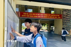 Thời gian thanh toán lệ phí đến 17 giờ ngày 5/8. (Ảnh: Hoàng Ngà/TTXVN)