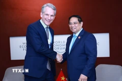 Thủ tướng Phạm Minh Chính tiếp ông Peter Koerte, Giám đốc công nghệ và Giám đốc chiến lược Tập đoàn Siemens AG (Đức). (Ảnh: Dương Giang/TTXVN)