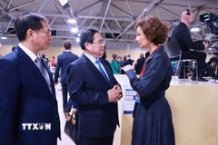 Thủ tướng Phạm Minh Chính gặp Tổng Giám đốc UNESCO Audrey Azoulay. (Ảnh: Dương Giang/TTXVN)