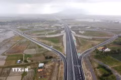 Nút giao cao tốc Khánh Hòa- Buôn Ma Thuột ở 20km đầu tuyến. (Ảnh: TTXVN phát)