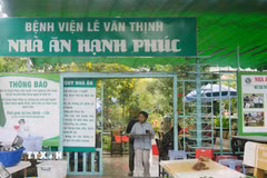 Nhà ăn hạnh phúc trong khuôn viên Bệnh viện Lê Văn Thịnh, Thành phố Hồ Chí Minh. (Ảnh: Đinh Hằng/ TTXVN)
