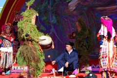 Trình diễn, giới thiệu "Lễ cúng tổ tiên" của người Lô Lô, tỉnh Tuyên Quang. (Ảnh: Thanh Tùng/ TTXVN)