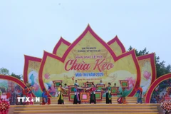 Chương trình nghệ thuật chào mừng Lễ hội chùa Keo, tỉnh Hưng Yên năm 2025. (Ảnh: Đinh Văn Nhiều/TTXVN)
