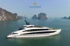 Tàu TALIYA CRUISE, biển kiểm soát HP 6289 đăng ký kinh doanh tại thành phố Hải Phòng, có hoạt động đón khách từ cảng Tuần Châu (Hạ Long). (Ảnh: TTXVN phát) 
