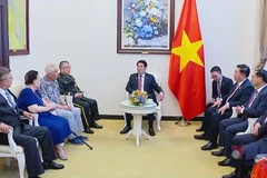 Chủ tịch nước tiếp gia đình các nhân sỹ hữu nghị Trung Quốc 