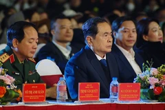Chủ tịch Quốc hội dự chương trình nghệ thuật Mừng Đảng Mừng Xuân