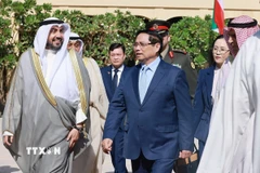 Thủ tướng Phạm Minh Chính đến thăm và phát biểu chính sách tại Học viện Ngoại giao Kuwait. (Ảnh: Dương Giang/TTXVN)