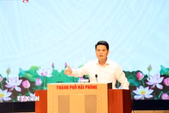 Ủy viên Trung ương Đảng, Bí thư Thành ủy Hải Phòng Lê Ngọc Châu phát biểu tại Hội nghị sơ kết 1 năm vận hành mô hình tổ chức tổng thể của hệ thống chính trị, chính quyền địa phương 2 cấp. (Ảnh: Mạnh Tú/TTXVN)