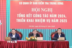 Các đồng chí điều hành hội nghị. (Ảnh: Phương Hoa/TTXVN)