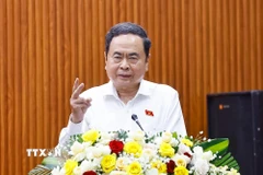 Chủ tịch Quốc hội Trần Thanh Mẫn, đại diện người ứng cử đại biểu Quốc hội khóa XVI trả lời các câu hỏi của cử tri. (Ảnh: Doãn Tấn/TTXVN)