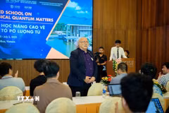 Các giáo sư hàng đầu tham gia diễn thuyết tại sự kiện. (Ảnh: TTXVN phát)