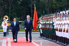 Thủ tướng Phạm Minh Chính chủ trì Lễ đón Thủ tướng Kyrgyzstan Adylbek Kasymaliev thăm chính thức Việt Nam. (Ảnh: Dương Giang /TTXVN)