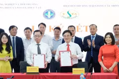 Lễ ký kết thỏa thuận hợp tác với Hiệp hội Thương mại giống cây trồng Việt Nam, Hiệp hội Phân bón Việt Nam, Hội Doanh nghiệp sản xuất và kinh doanh thuốc bảo vệ thực vật Việt Nam. (Nguồn: Báo Nông nghiệp và Môi trường).