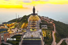 Toàn cảnh Khu Du lịch Quốc gia núi Bà Đen. (Ảnh: Minh Phú/TTXVN)