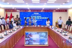 Cán bộ, viên chức, người lao động TTXVN quyên góp ủng hộ đồng bào vùng bão lũ 