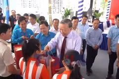 Tổng Bí thư, Chủ tịch nước: TP Hồ Chí Minh tiếp tục chăm lo đời sống công nhân