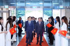 Thường trực Ban Bí thư Trần Cẩm Tú dự Phiên họp toàn thể về Đối ngoại Đảng và Đối ngoại nhân dân. (Ảnh: Phương Hoa/TTXVN)