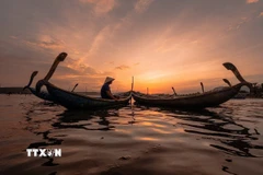 Bức tranh thiên nhiên tuyệt đẹp trên đầm Ô Loan. (Ảnh: Khánh Hòa/TTXVN)