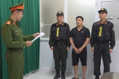 Công an Thành phố Hồ Chí Minh tống đạt các thủ tục tố tụng đối với Lê Quang Quyết.