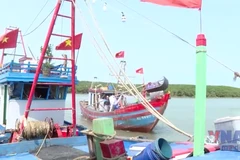 Áp thấp nhiệt đới gần Biển Đông mạnh lên thành bão, gió giật cấp 10