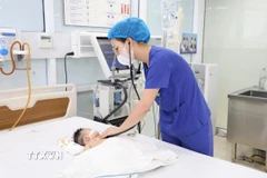 Sau 5 ngày điều trị, sức khỏe của bệnh nhi có nhiều chuyển biến tốt. (Ảnh: Nguyễn Thảo/TTXVN)