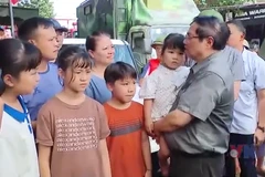 Thủ tướng: Không để người dân nào thiếu ăn, thiếu mặc, sống màn trời, chiếu đất 