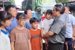 Thủ tướng: Không để người dân nào thiếu ăn, thiếu mặc, sống màn trời, chiếu đất 