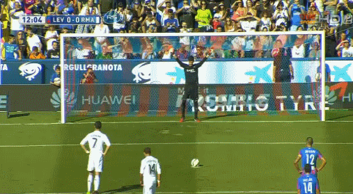 Cú đúp bàn thắng giúp Ronaldo thiết lập kỷ lục mới ở La Liga ảnh 2