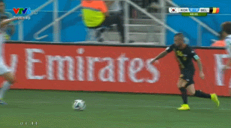 Pha vào bóng triệt hạ đối phương biến Defour thành "hung thần" ảnh 2