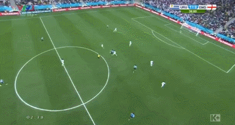 Ảnh động pha ghi bàn bằng đầu đẳng cấp của Luis Suarez ảnh 2