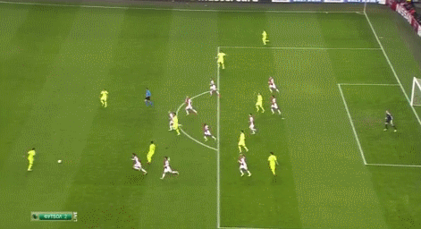 Cận cảnh 2 bàn thắng giúp Messi san bằng kỷ lục "Chúa nhẫn" ảnh 2