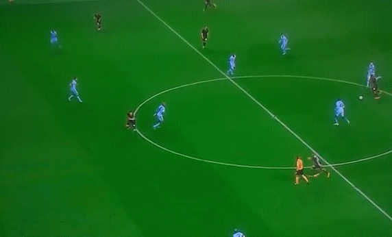 Cận cảnh siêu phẩm giúp Totti đi vào lịch sử Champions League ảnh 2