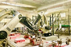 Dự thảo luật cho phép nhà đầu tư nước ngoài thành lập doanh nghiệp trước khi có dự án cụ thể, góp phần tạo sự bình đẳng và minh bạch hơn giữa nhà đầu tư trong nước và nước ngoài. (Ảnh: Vietnam+)