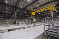 Ngay sau kỳ nghỉ Tết Nguyên đán, các bộ, ngành và địa phương đã tập trung triển khai công việc, đẩy nhanh tiến độ thực hiện các dự án đầu tư từ nguồn ngân sách Nhà nước. (Ảnh minh họa: Vietnam+)