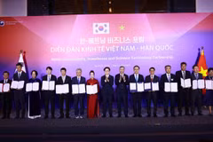 SAIGONTEL đã ký kết loạt thỏa thuận hợp tác với các đối tác hàng đầu Hàn Quốc, mục tiêu nhằm phủ rộng chuỗi giá trị từ bán dẫn, trung tâm dữ liệu đến công nghệ giám sát và nền tảng số. (Ảnh: Dương Giang/TTXVN)