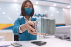 Các số liệu thống kê tính đến thời điểm 24/3, tổng phương tiện thanh toán của toàn nền kinh tế tăng 1,04% so với cuối năm 2025. (Ảnh: Vietnam+)